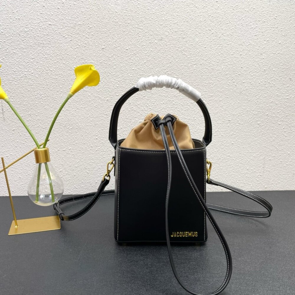 Le seau carre crossbody bag